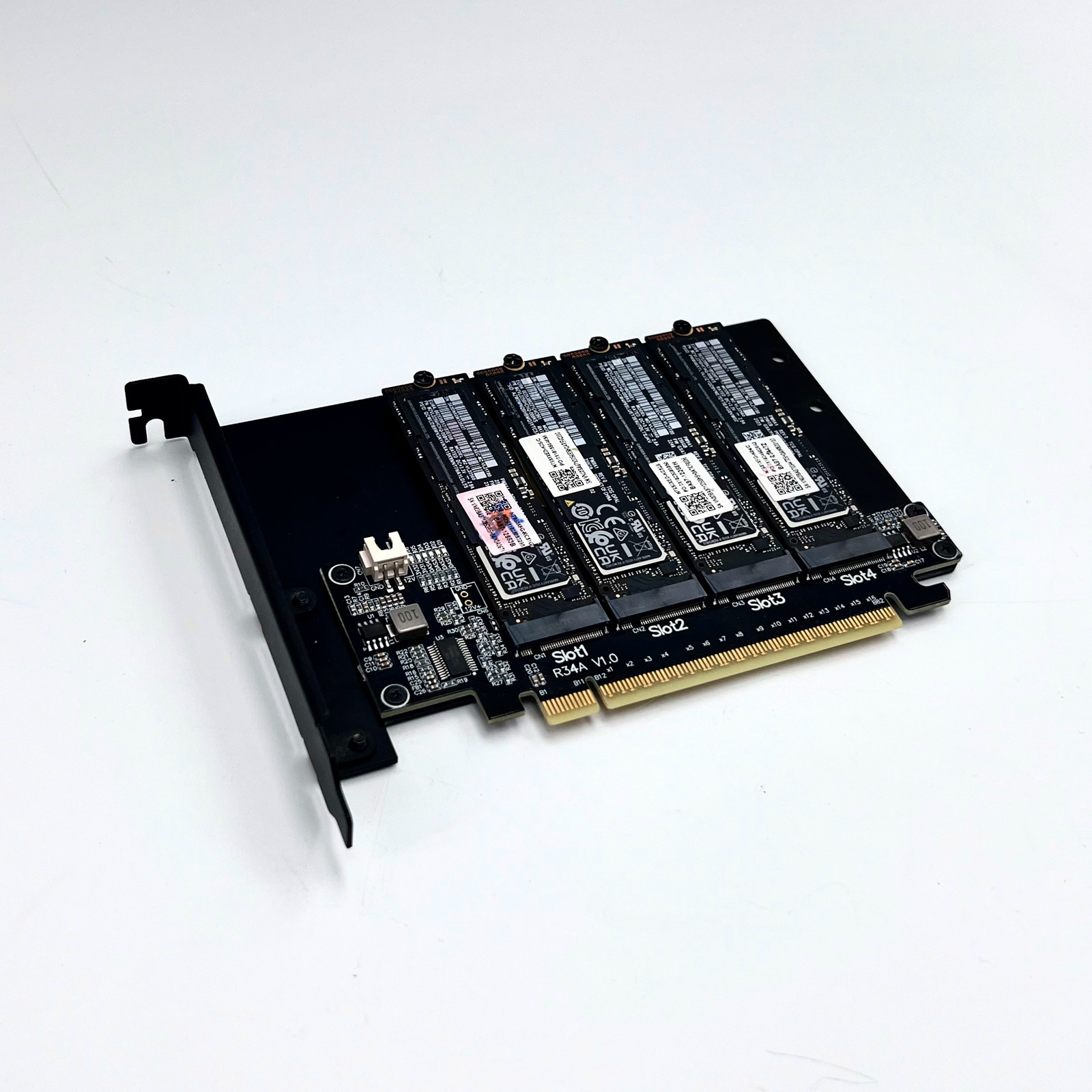 PCIe 5.0 x16 zu Quad M.2 NVMe  – Quad M.2 Nvme Pcie Bifurcation Card Bewertung und Preis